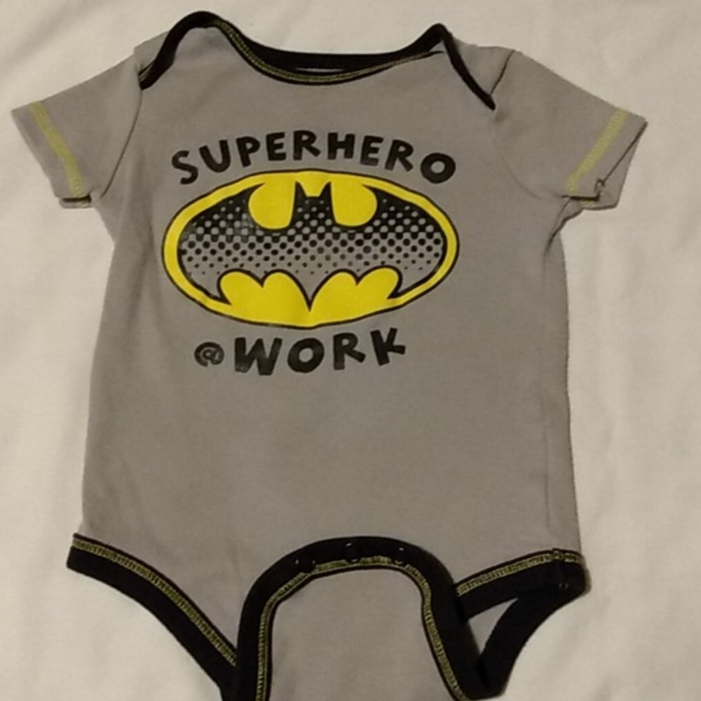 *Baby Batman Superhero at Work Graphic Onesie Gray Yellow 3 6‎ Months